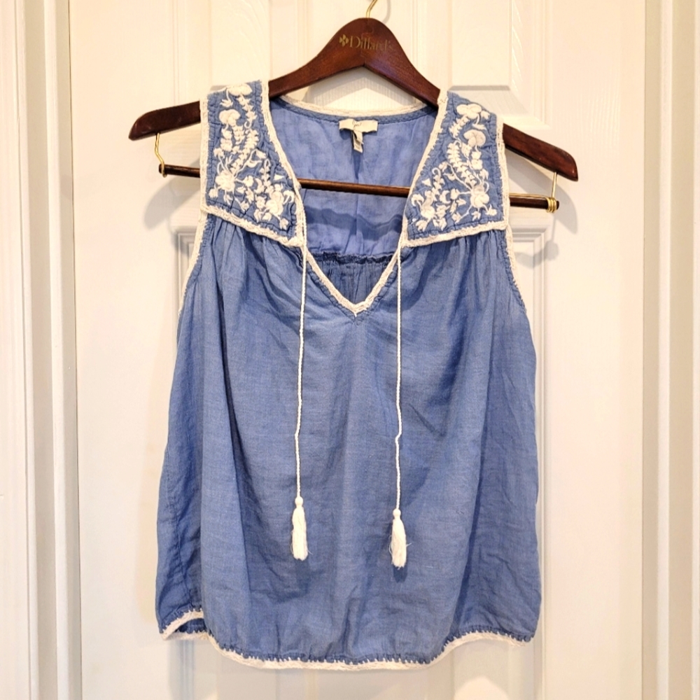Joie embroidered denim chambray Ope Neck blouse with tassles Sz XS